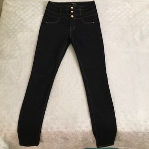 Dark Black Skinny Jean